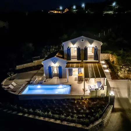 Vila Ariste With Stunning Views Near Fiscardo *